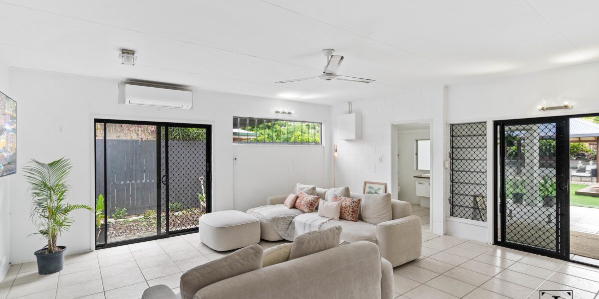 9 Zamia Street, Holloways Beach, QLD 4878 AUS