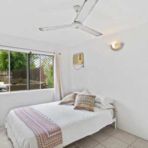 9 Zamia Street, Holloways Beach, QLD 4878 AUS