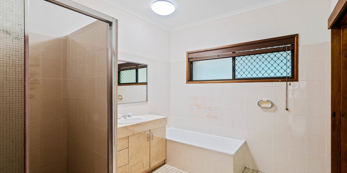 560 Intake Road, Redlynch, QLD 4870 AUS