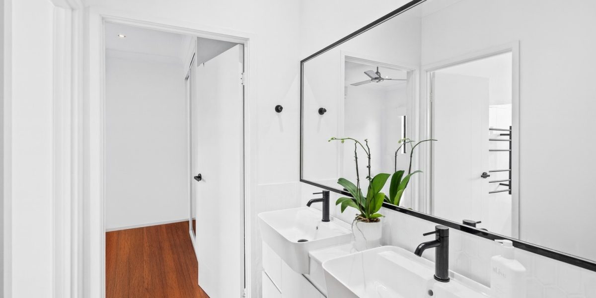 5 Lagoon Drive, Trinity Beach, QLD 4879 AUS