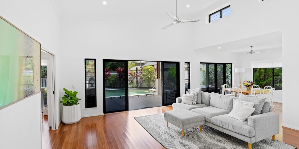 5 Lagoon Drive, Trinity Beach, QLD 4879 AUS