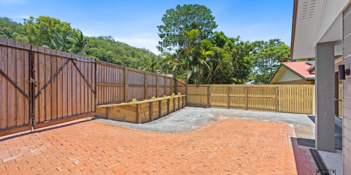 2/12 Araminta Street, Bentley Park, QLD 4869 AUS