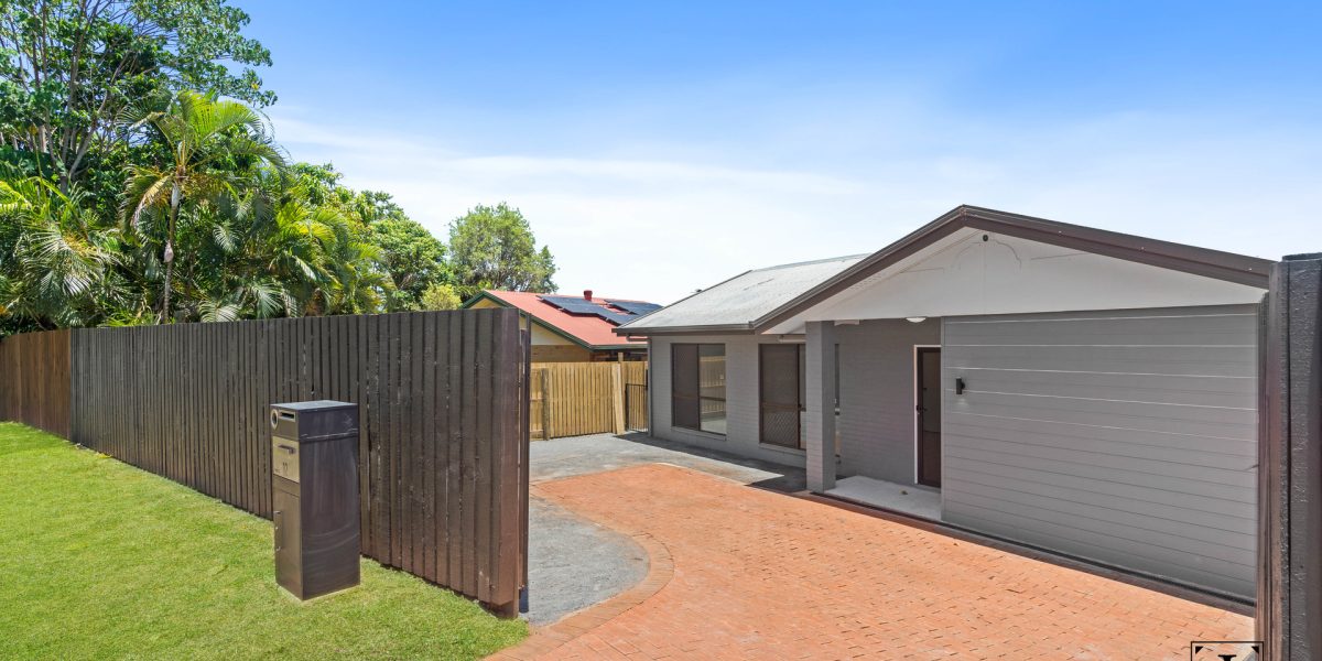 2/12 Araminta Street, Bentley Park, QLD 4869 AUS