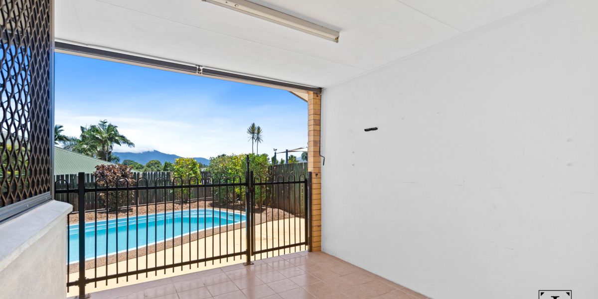 2/12 Araminta Street, Bentley Park, QLD 4869 AUS