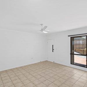 2/12 Araminta Street, Bentley Park, QLD 4869 AUS