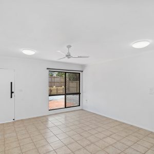 2/12 Araminta Street, Bentley Park, QLD 4869 AUS