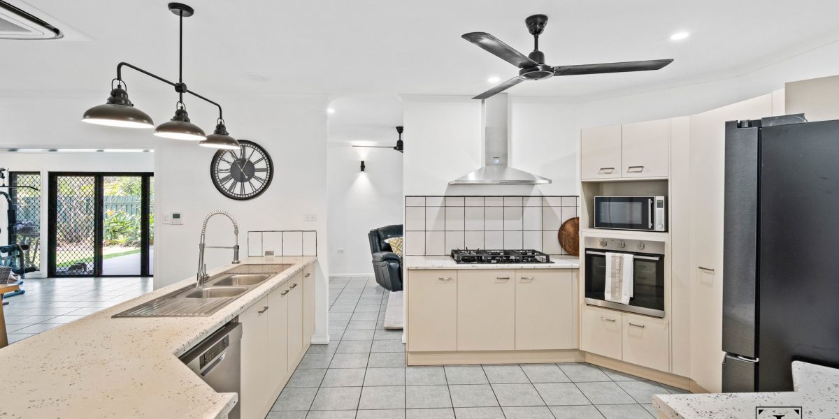 16 Lomond Street, Smithfield, QLD 4878 AUS