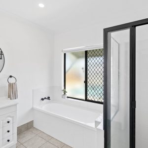 16 Lomond Street, Smithfield, QLD 4878 AUS