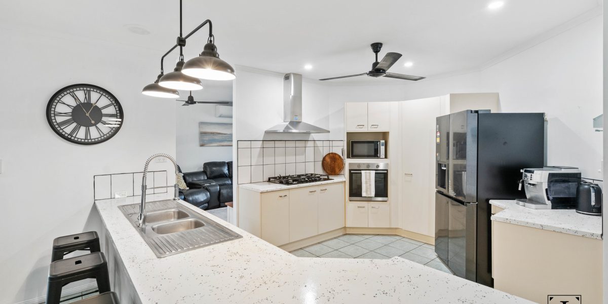 16 Lomond Street, Smithfield, QLD 4878 AUS