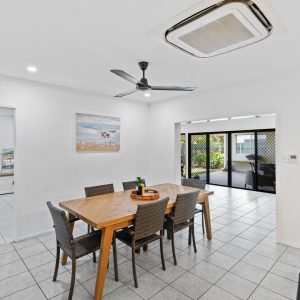 16 Lomond Street, Smithfield, QLD 4878 AUS