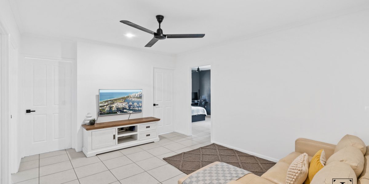 16 Lomond Street, Smithfield, QLD 4878 AUS