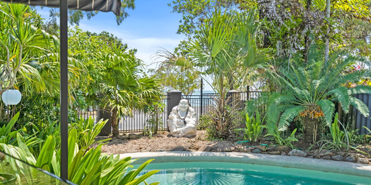 29-31 Casuarina Street, Holloways Beach, QLD 4878 AUS