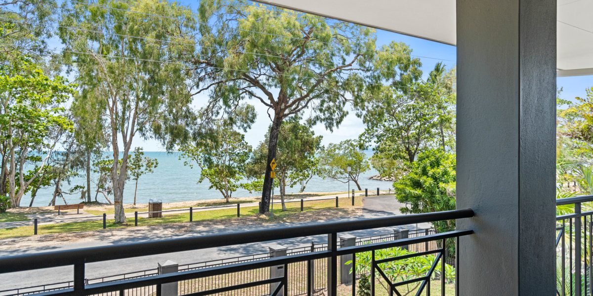 29-31 Casuarina Street, Holloways Beach, QLD 4878 AUS