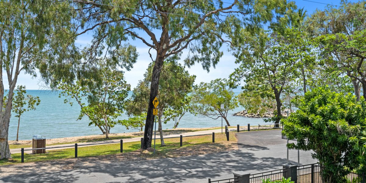 29-31 Casuarina Street, Holloways Beach, QLD 4878 AUS