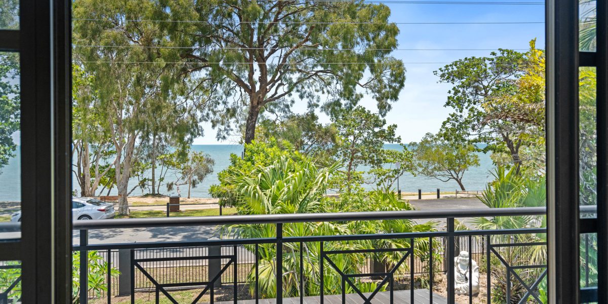 29-31 Casuarina Street, Holloways Beach, QLD 4878 AUS