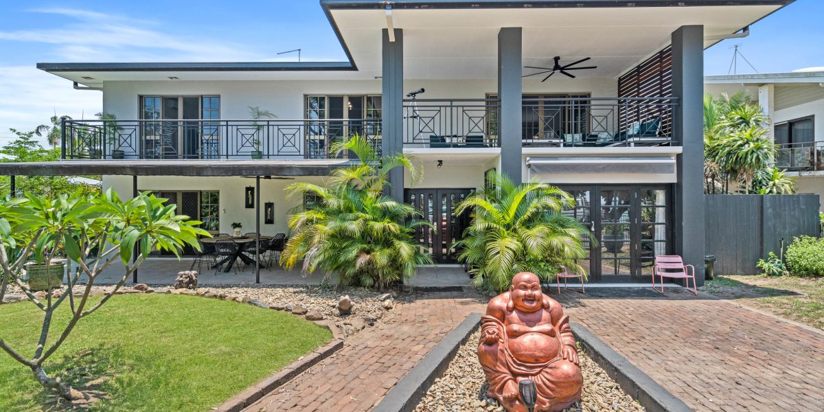 29-31 Casuarina Street, Holloways Beach, QLD 4878 AUS