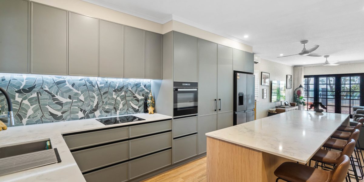 29-31 Casuarina Street, Holloways Beach, QLD 4878 AUS