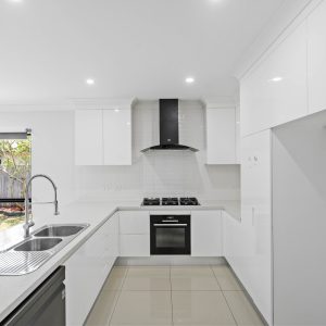 24 Singleton Close, Smithfield, QLD 4878 AUS