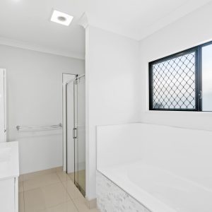 24 Singleton Close, Smithfield, QLD 4878 AUS