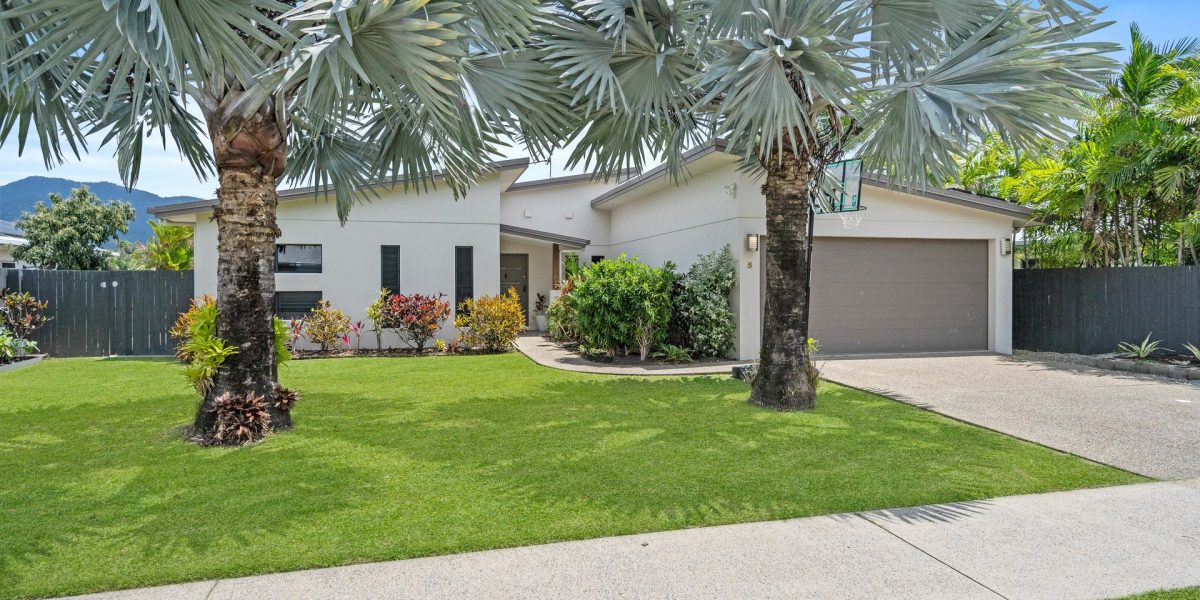 5 Lagoon Drive, Trinity Beach, QLD 4879 AUS