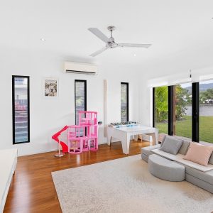 5 Lagoon Drive, Trinity Beach, QLD 4879 AUS