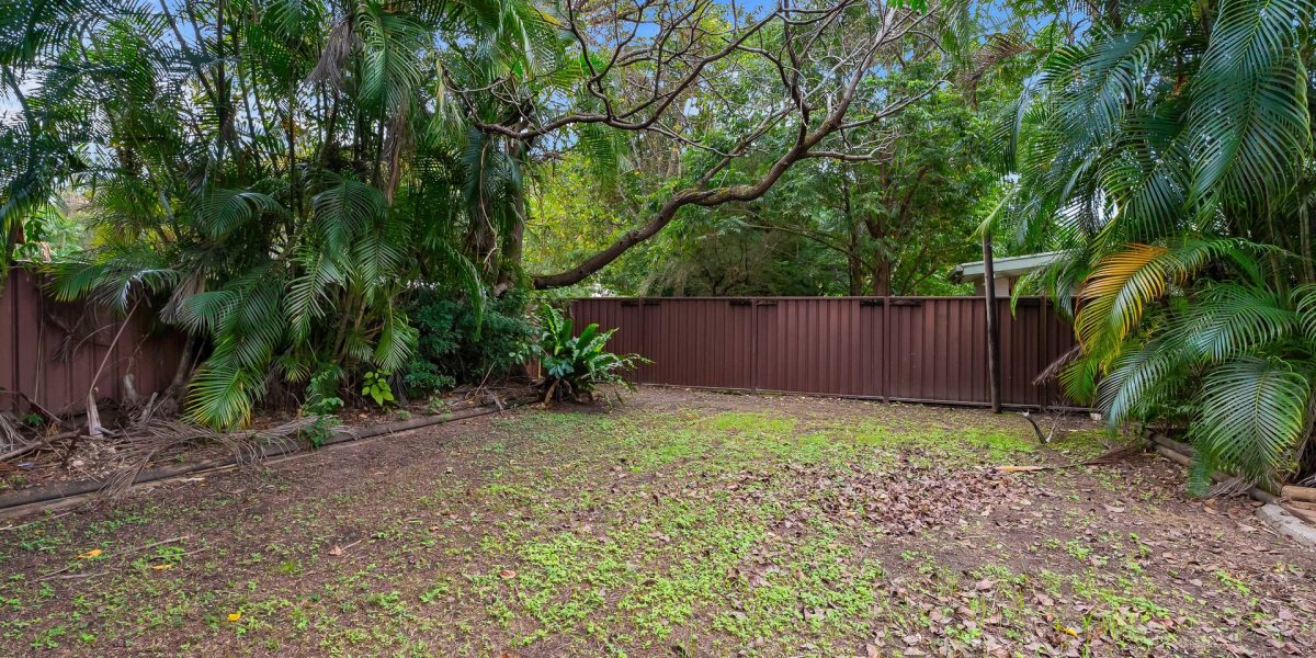 18 Valmadre Street, Caravonica, QLD 4878 AUS