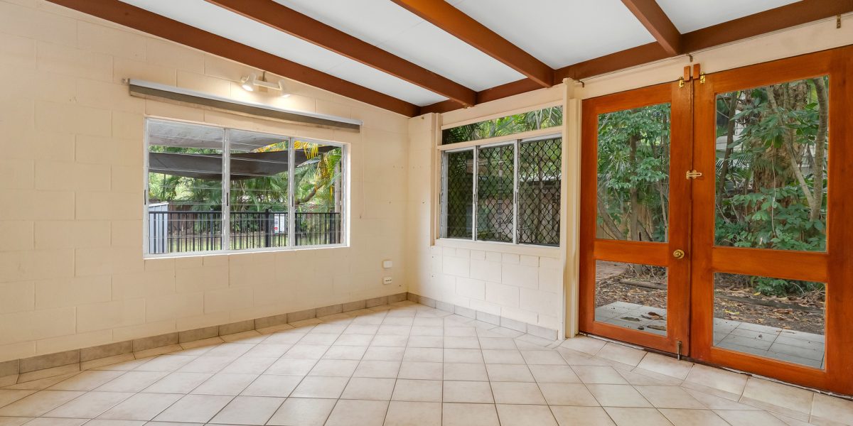 18 Valmadre Street, Caravonica, QLD 4878 AUS