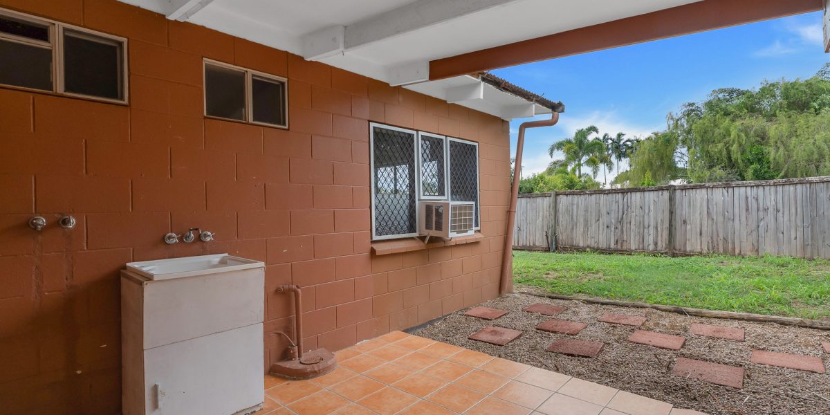 18 Valmadre Street, Caravonica, QLD 4878 AUS