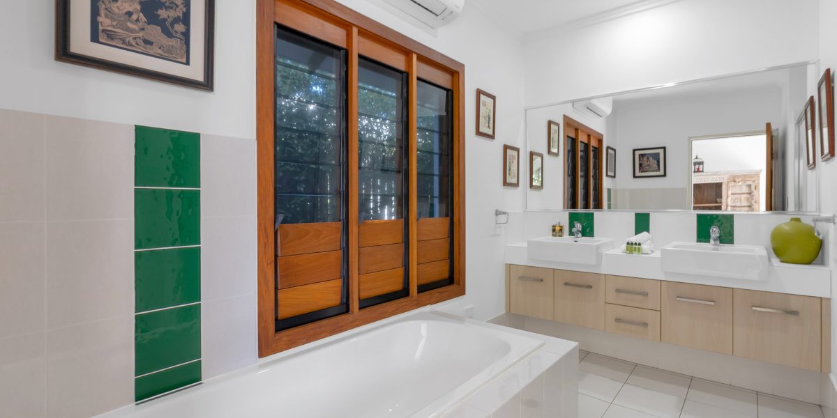 13 Lagoon Drive, Trinity Beach, QLD 4879 AUS