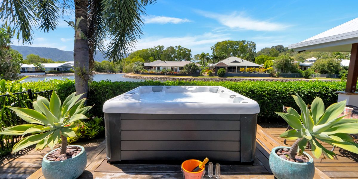 13 Lagoon Drive, Trinity Beach, QLD 4879 AUS