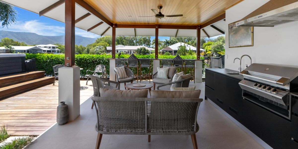 13 Lagoon Drive, Trinity Beach, QLD 4879 AUS