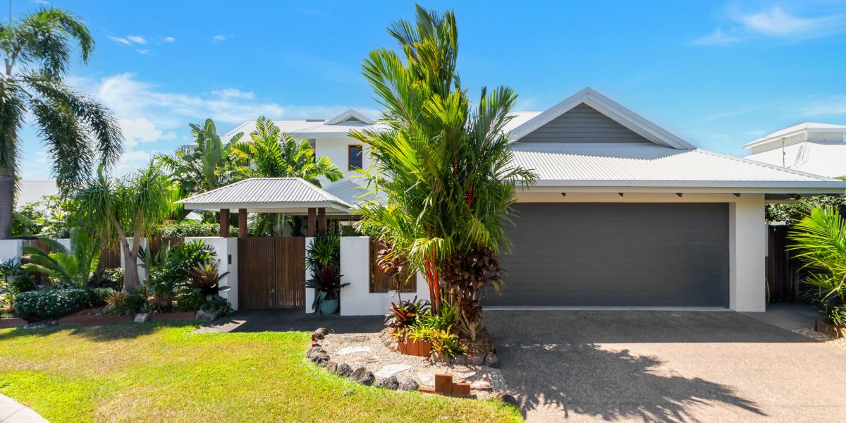 13 Lagoon Drive, Trinity Beach, QLD 4879 AUS