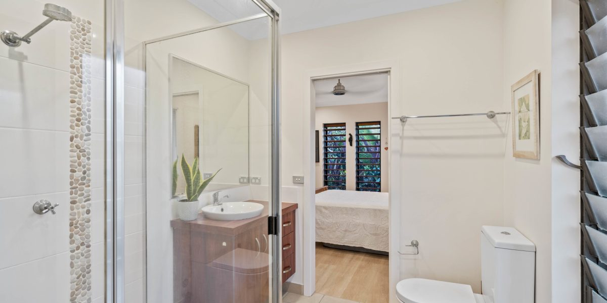 3 Saunders Court, Clifton Beach, QLD 4879 AUS