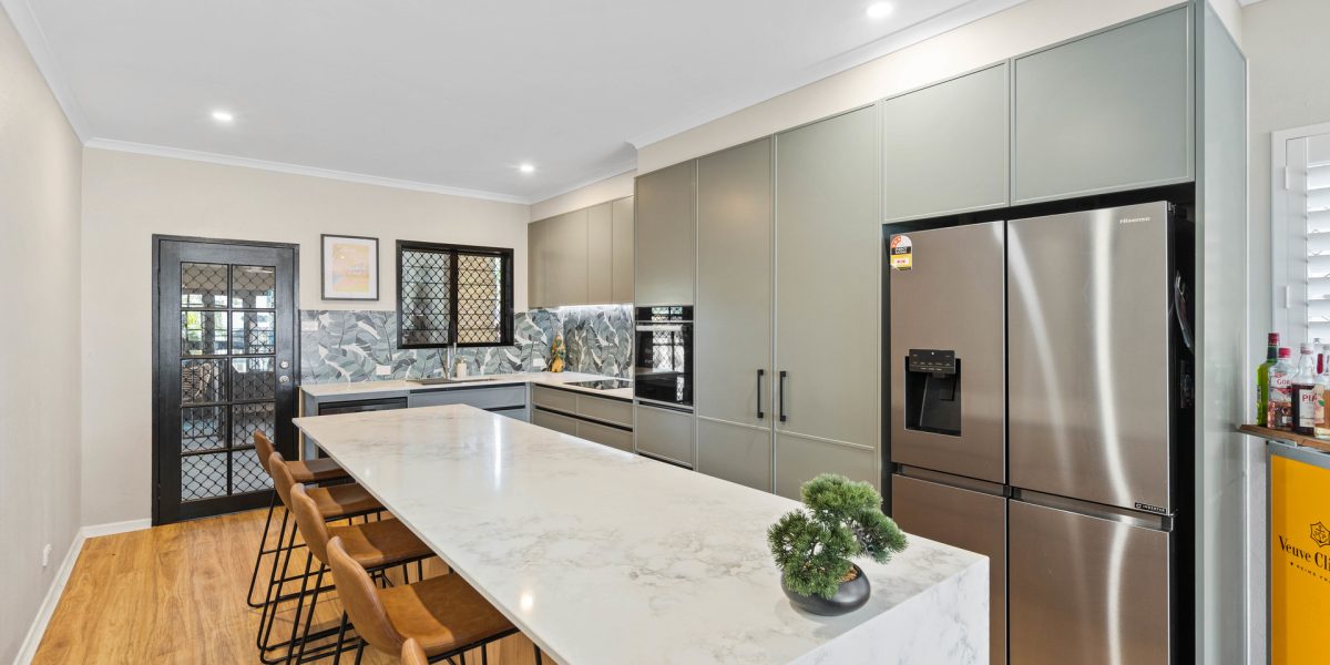 29-31 Casuarina Street, Holloways Beach, QLD 4878 AUS