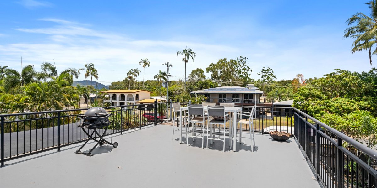 29-31 Casuarina Street, Holloways Beach, QLD 4878 AUS