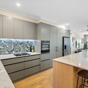 29-31 Casuarina Street, Holloways Beach, QLD 4878 AUS