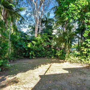 12 Bunting Street, Bungalow, QLD 4870 AUS