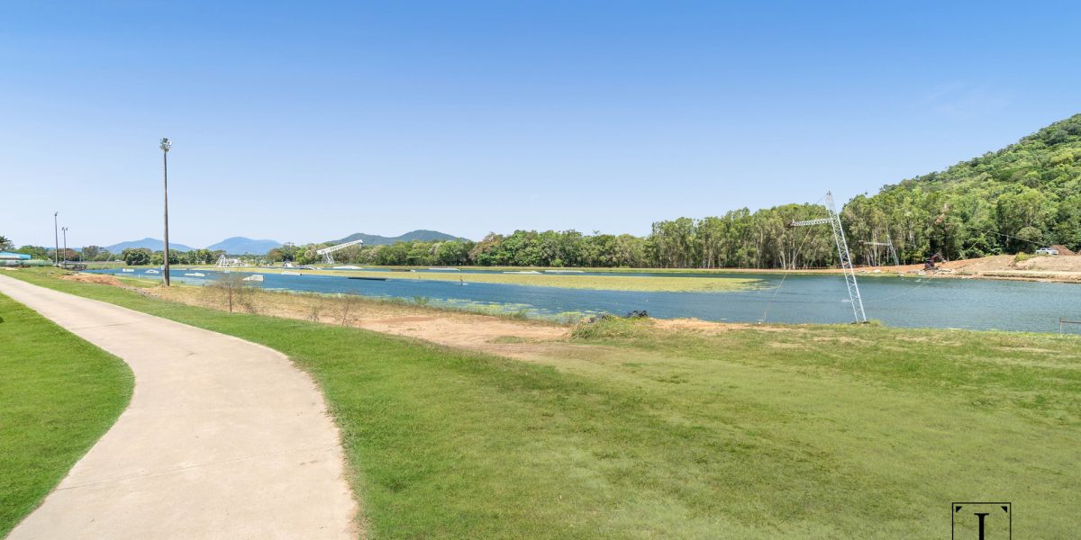 9 Lakeside Drive, Smithfield, QLD 4878 AUS