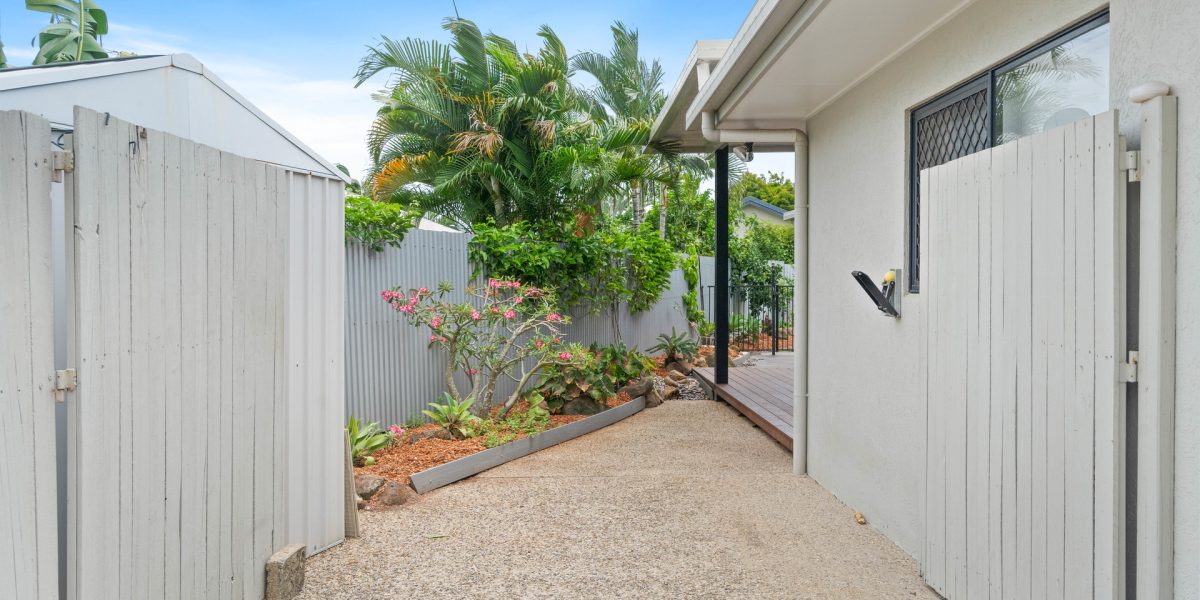 13 Cooya Street, Kewarra Beach, QLD 4879 AUS