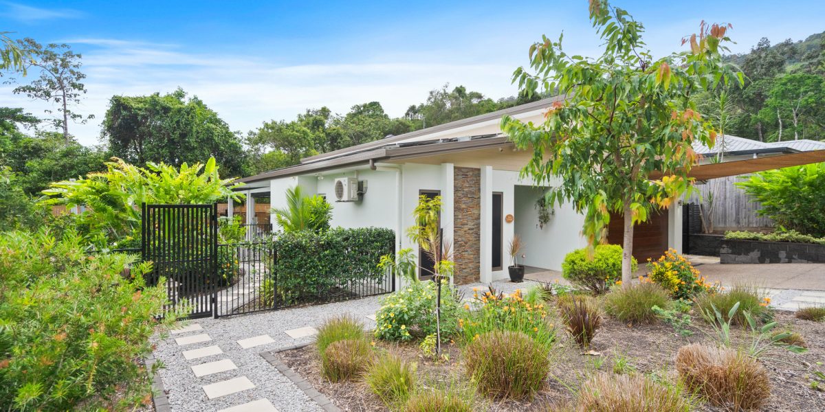 13 Pfeiffer Place, Smithfield, QLD 4878 AUS