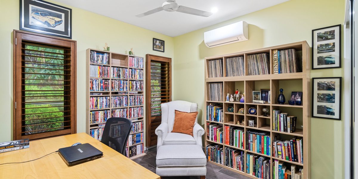 13 Pfeiffer Place, Smithfield, QLD 4878 AUS