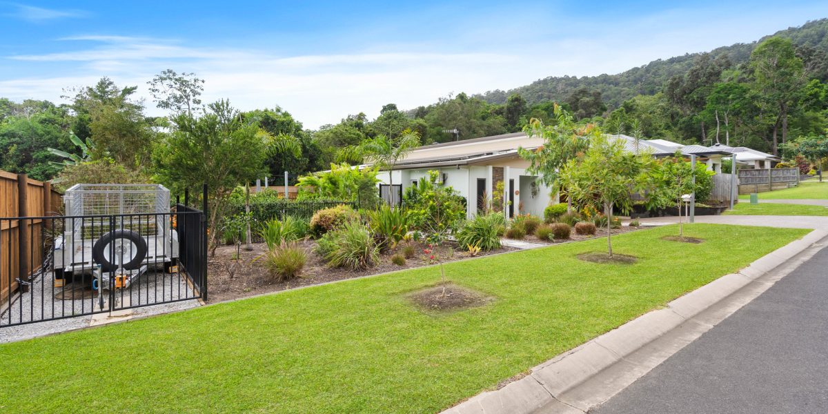 13 Pfeiffer Place, Smithfield, QLD 4878 AUS