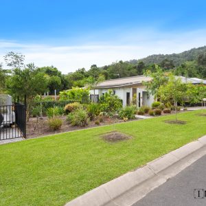 13 Pfeiffer Place, Smithfield, QLD 4878 AUS