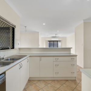 7 Mia Street, Kewarra Beach, QLD 4879 AUS