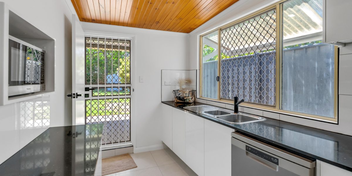 59 Waite Street, Machans Beach, QLD 4878 AUS
