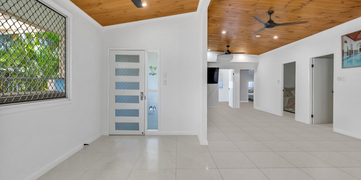 59 Waite Street, Machans Beach, QLD 4878 AUS