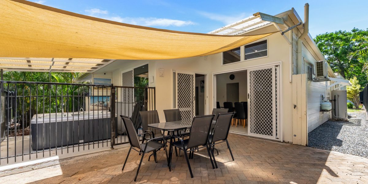 59 Waite Street, Machans Beach, QLD 4878 AUS