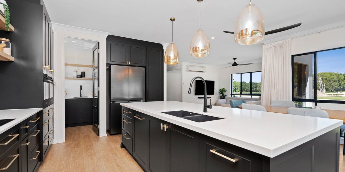 9 Lakeside Drive, Smithfield, QLD 4878 AUS