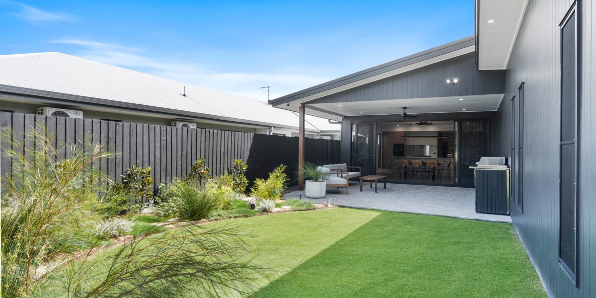 28 Headsail Drive, Trinity Beach, QLD 4879 AUS