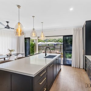 9 Lakeside Drive, Smithfield, QLD 4878 AUS